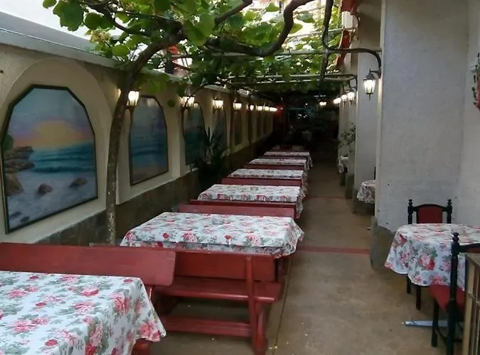 Отель Family Andreev